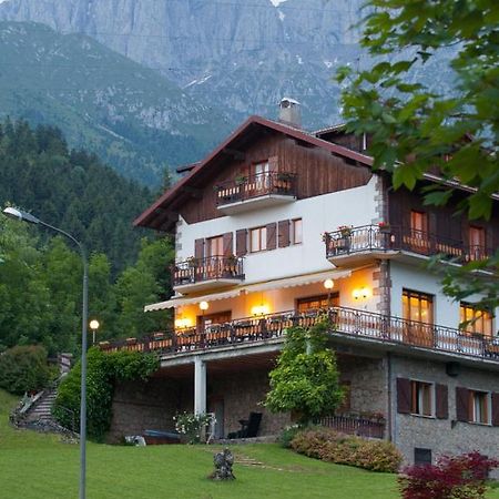 Albergo Ristorante Scanapa Кастионе дела Презолана Екстериор снимка