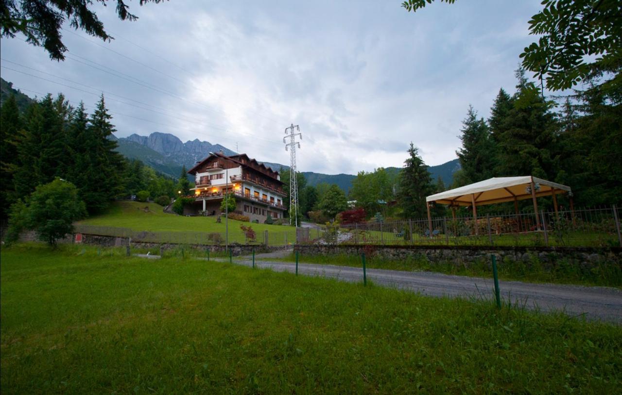 Albergo Ristorante Scanapa Кастионе дела Презолана Екстериор снимка