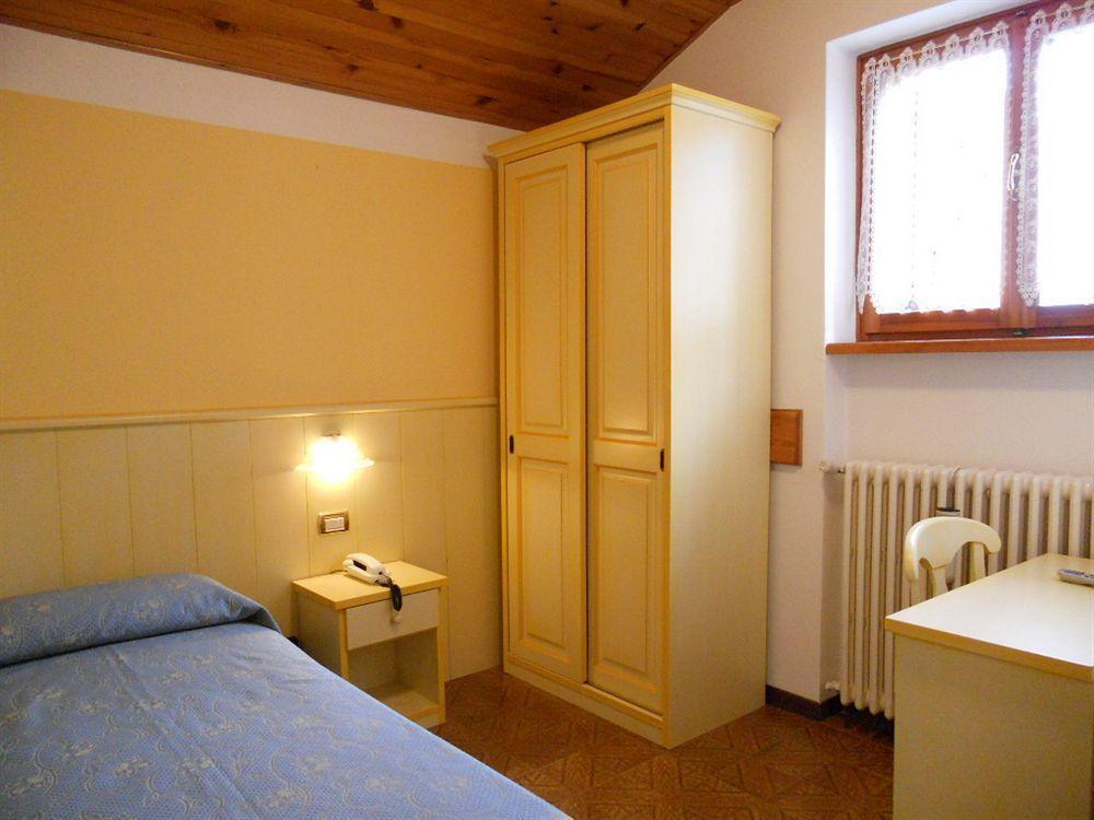 Albergo Ristorante Scanapa Кастионе дела Презолана Екстериор снимка